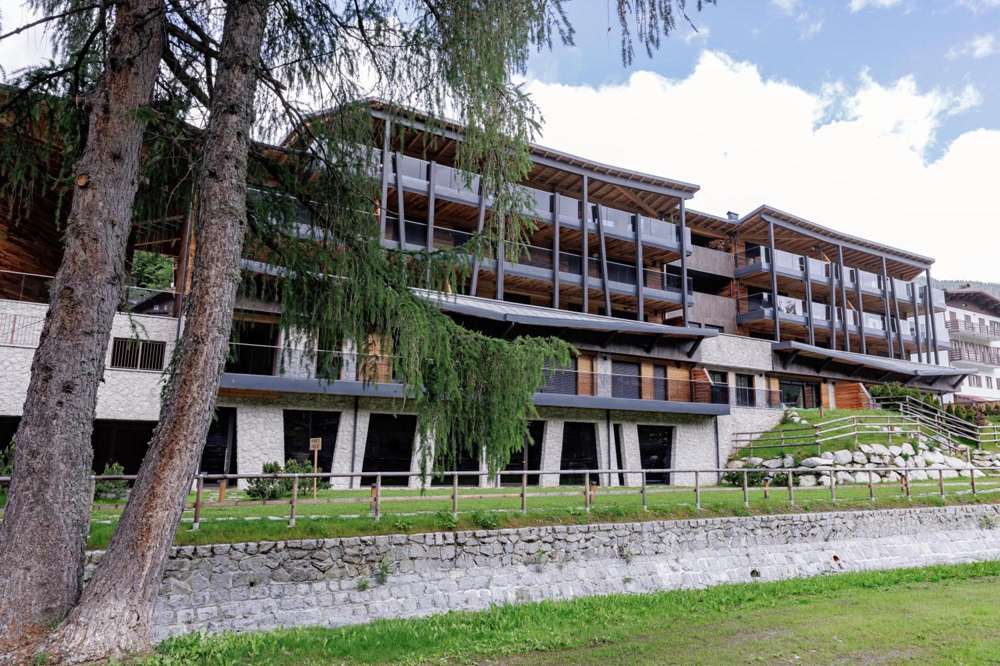Campiglio Wood Apartment มาดอนนาดีกัมปิโญ ภายนอก รูปภาพ