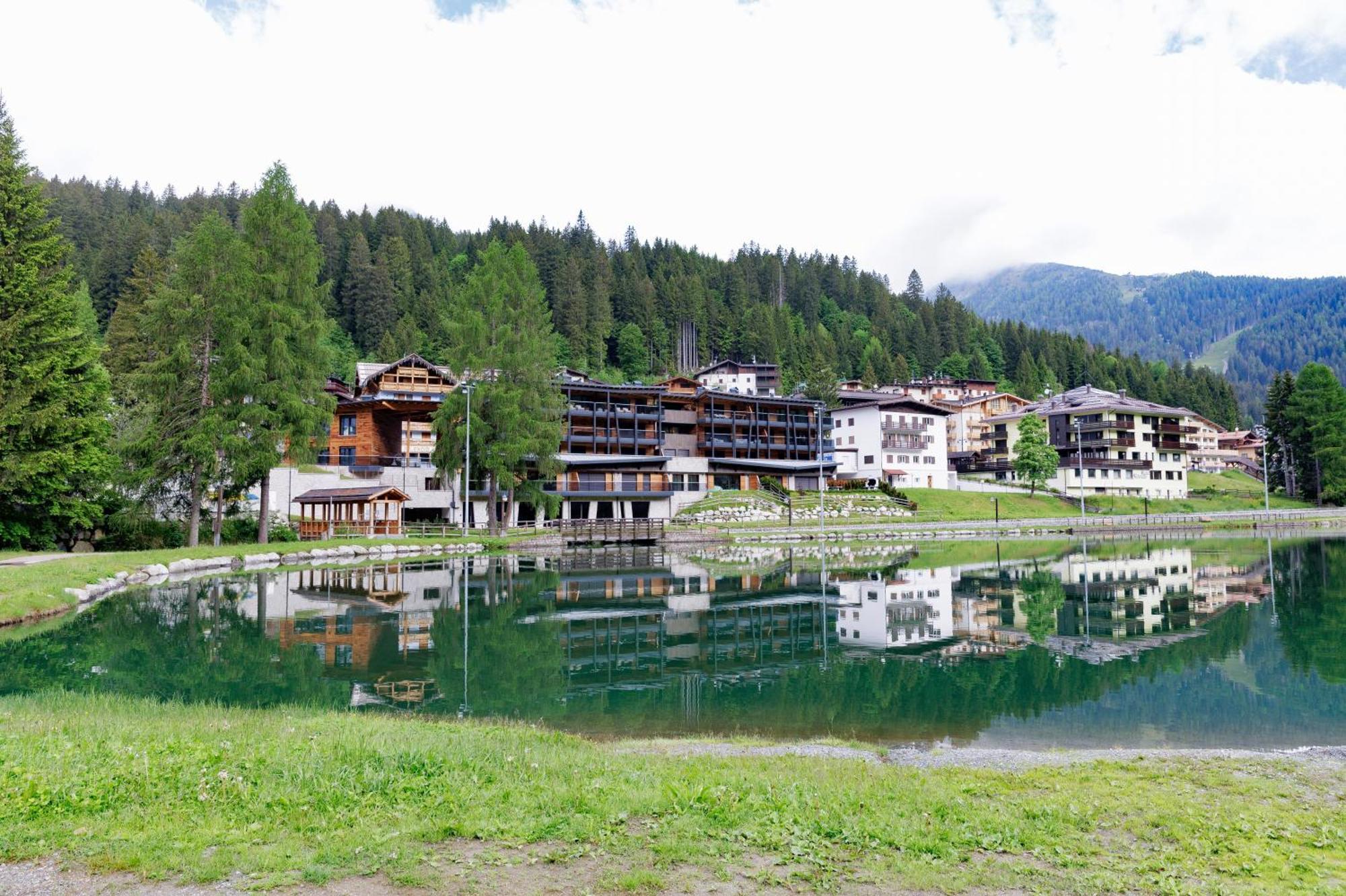 Campiglio Wood Apartment มาดอนนาดีกัมปิโญ ภายนอก รูปภาพ